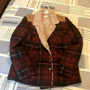 Altar’d State plaid jacket with sherpa tan lining 
Size L